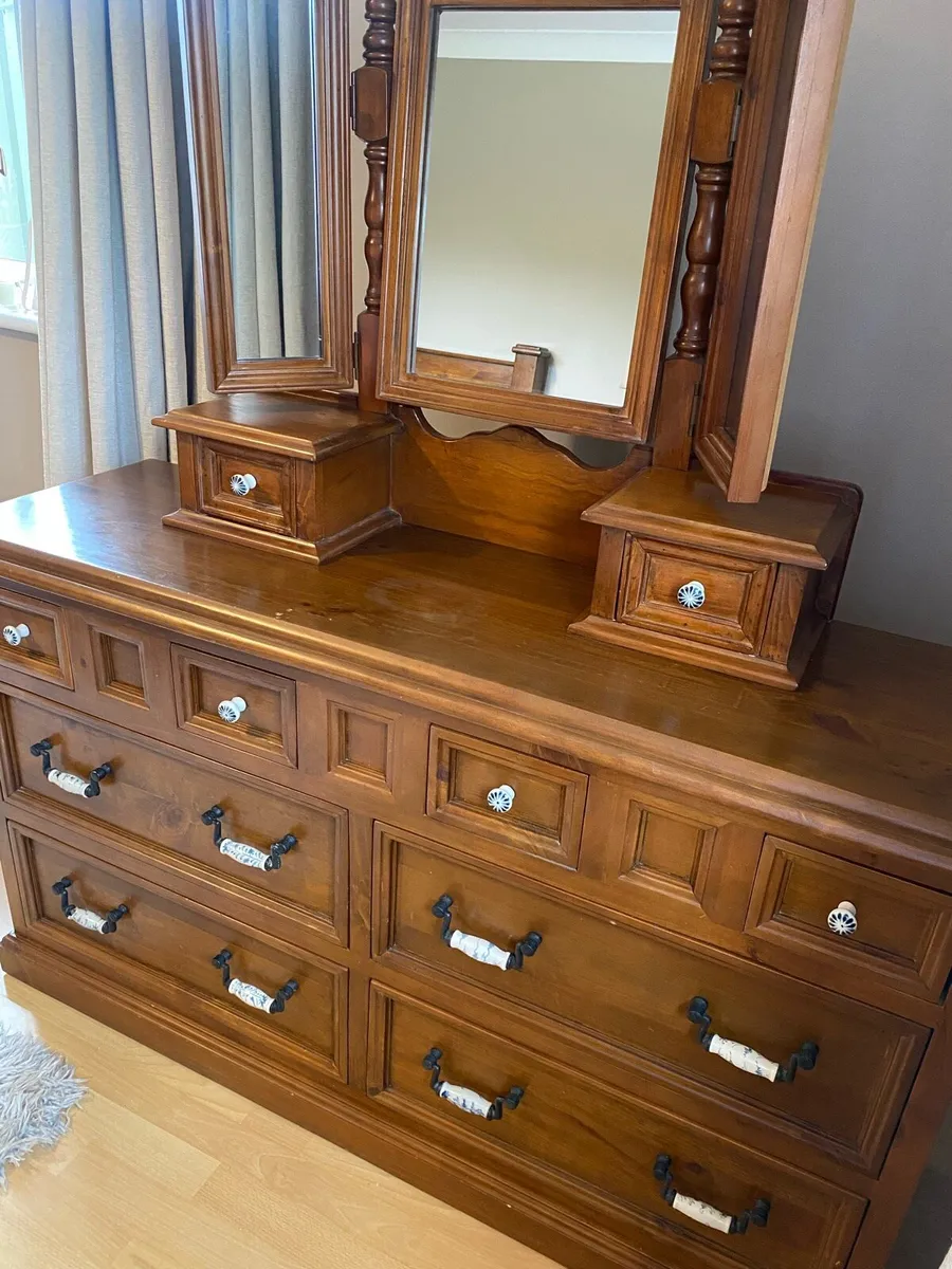 Dark oak furniture - Image 2