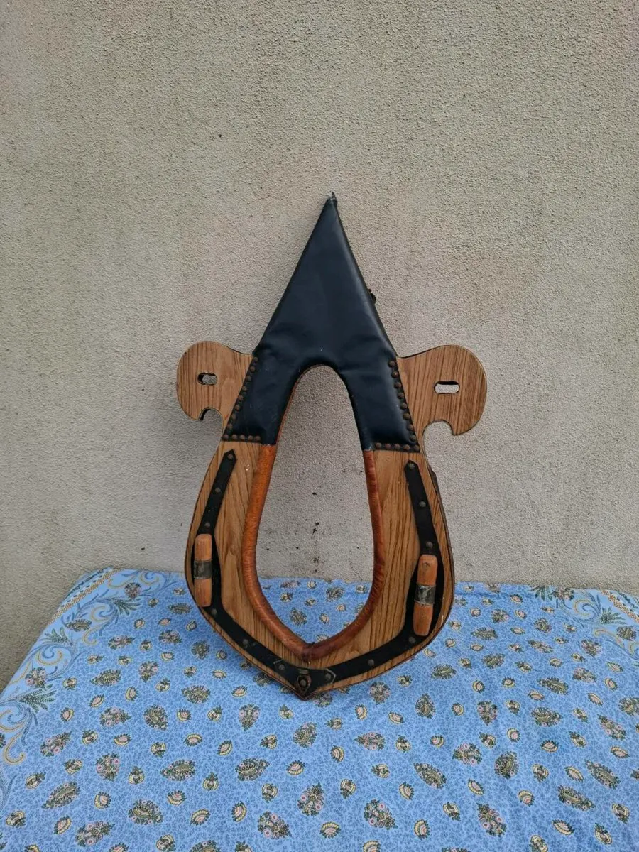 Horse collar frame postage possible