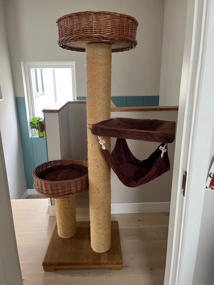 Luxurious cat tree/Tigga Tower for sale - Image 3
