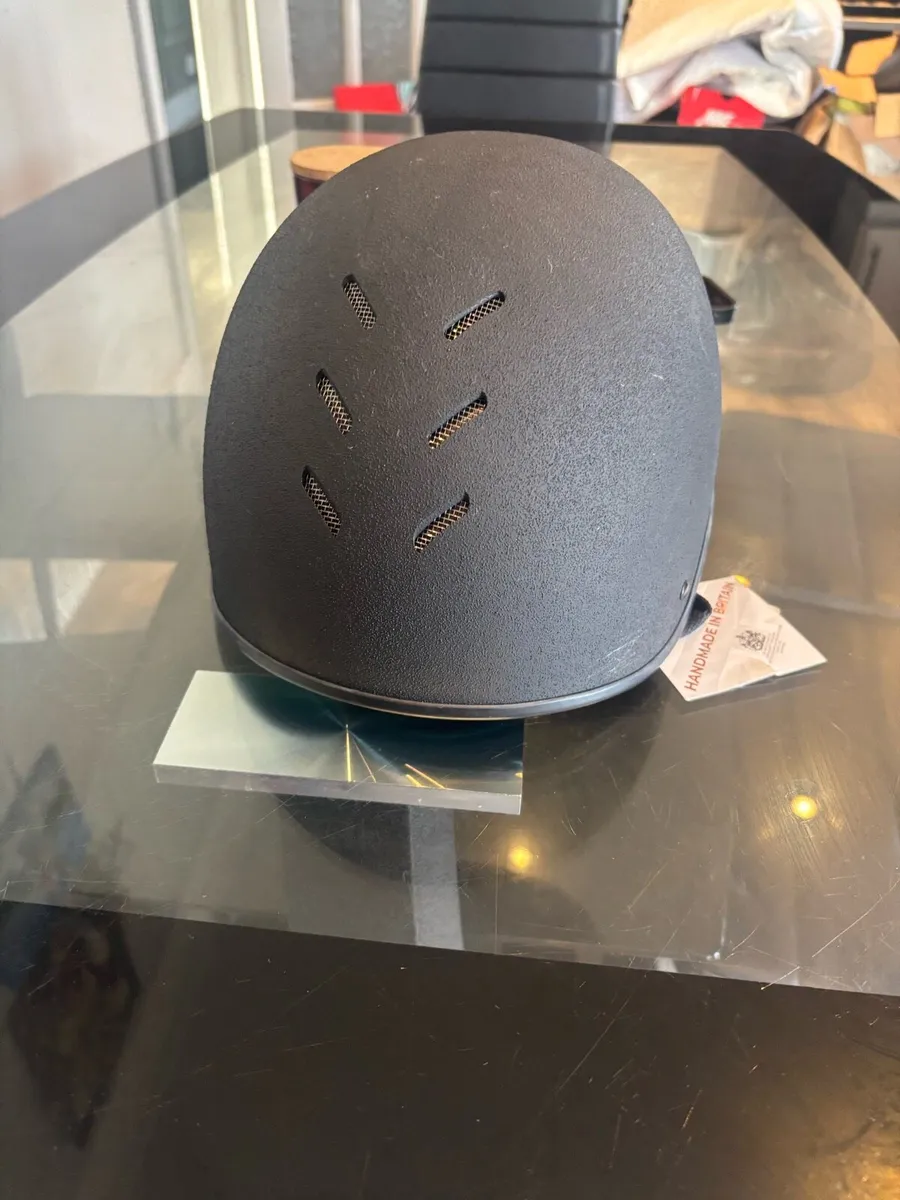 Skull helmet - Image 1