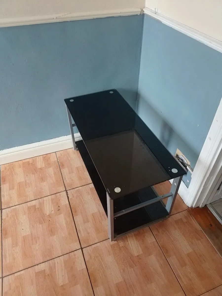Glass table - Image 2