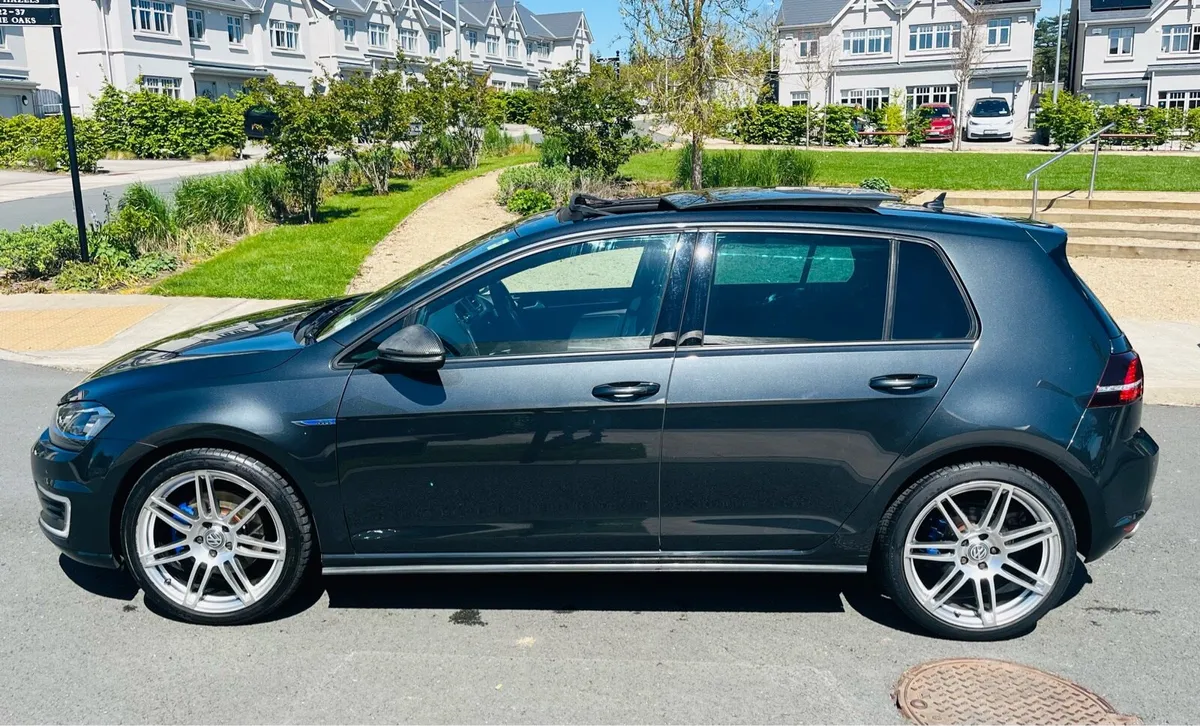 2016 VW Golf GTE *Highest spec with sunroof* - Image 1