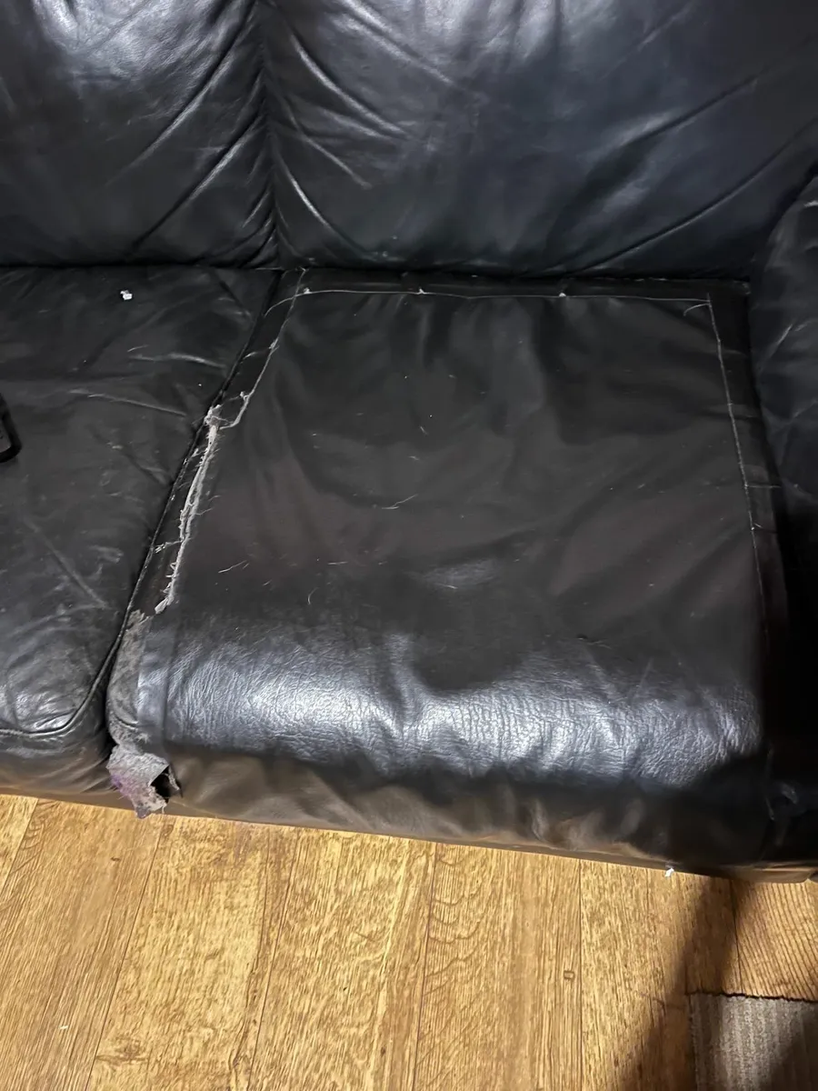 Corner couch and leather armchair chair - Image 4