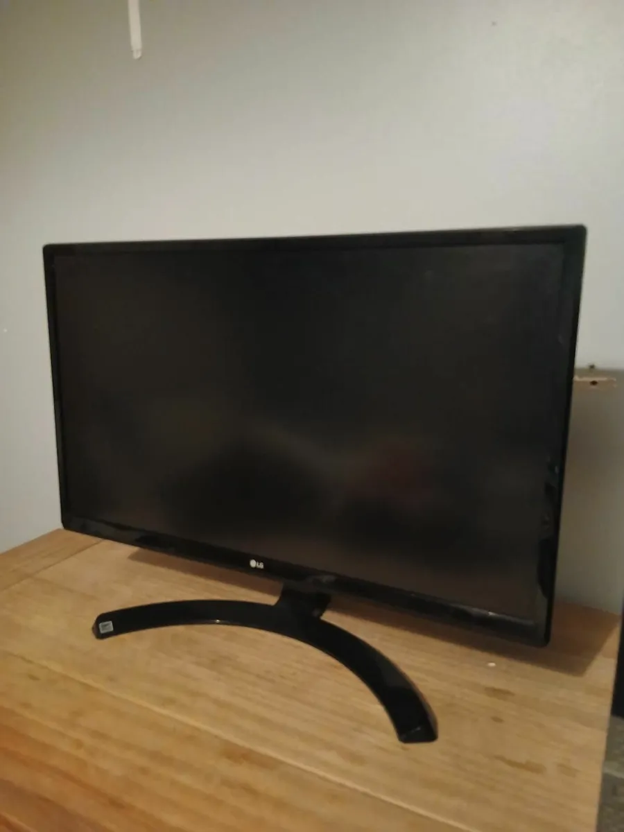 Desktop and Monitor - Image 3