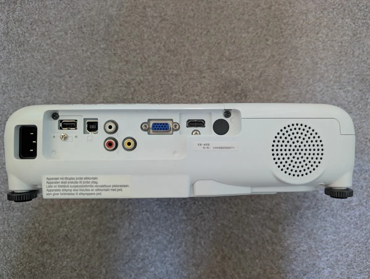 EB-W05 Projector-Best Offer Accepted - Image 2