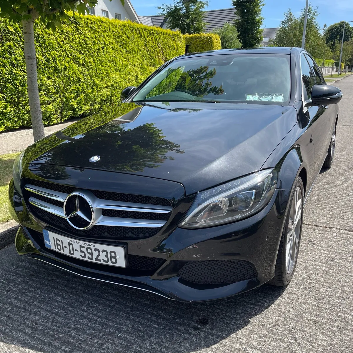 Mercedes Benz C350e Sport Premium Plus - Image 2