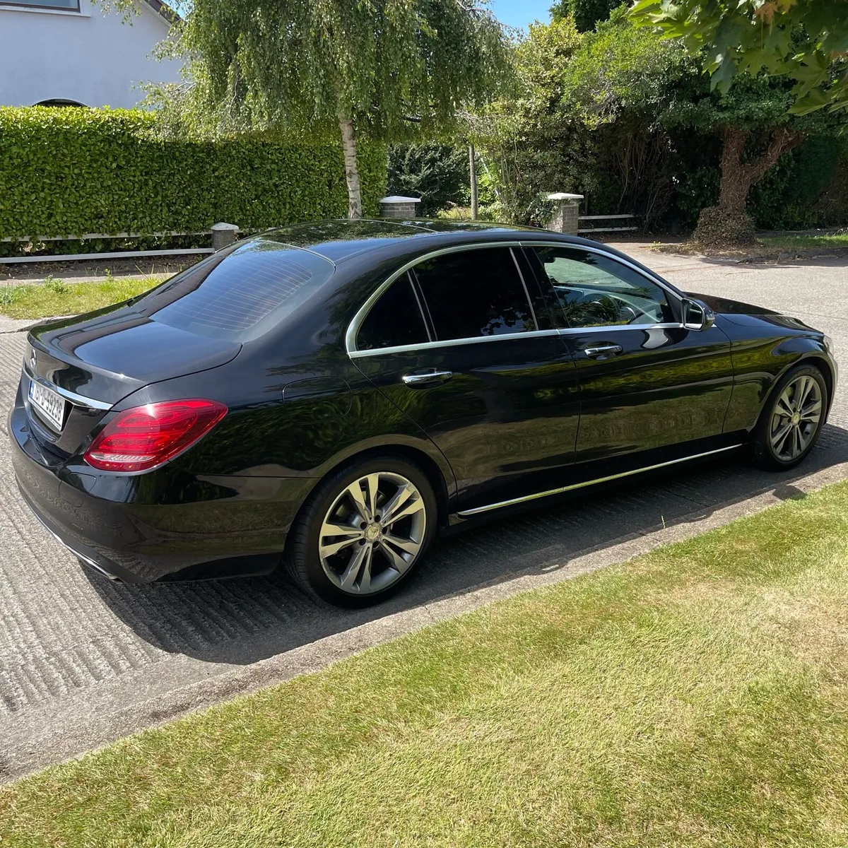 Mercedes Benz C350e Sport Premium Plus - Image 3