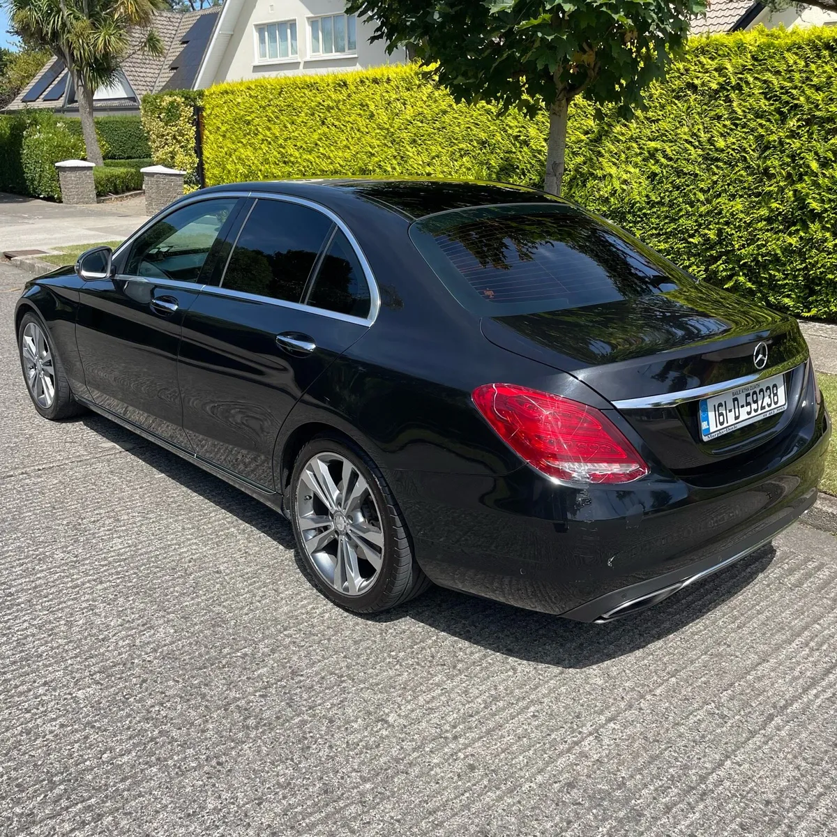 Mercedes Benz C350e Sport Premium Plus - Image 4