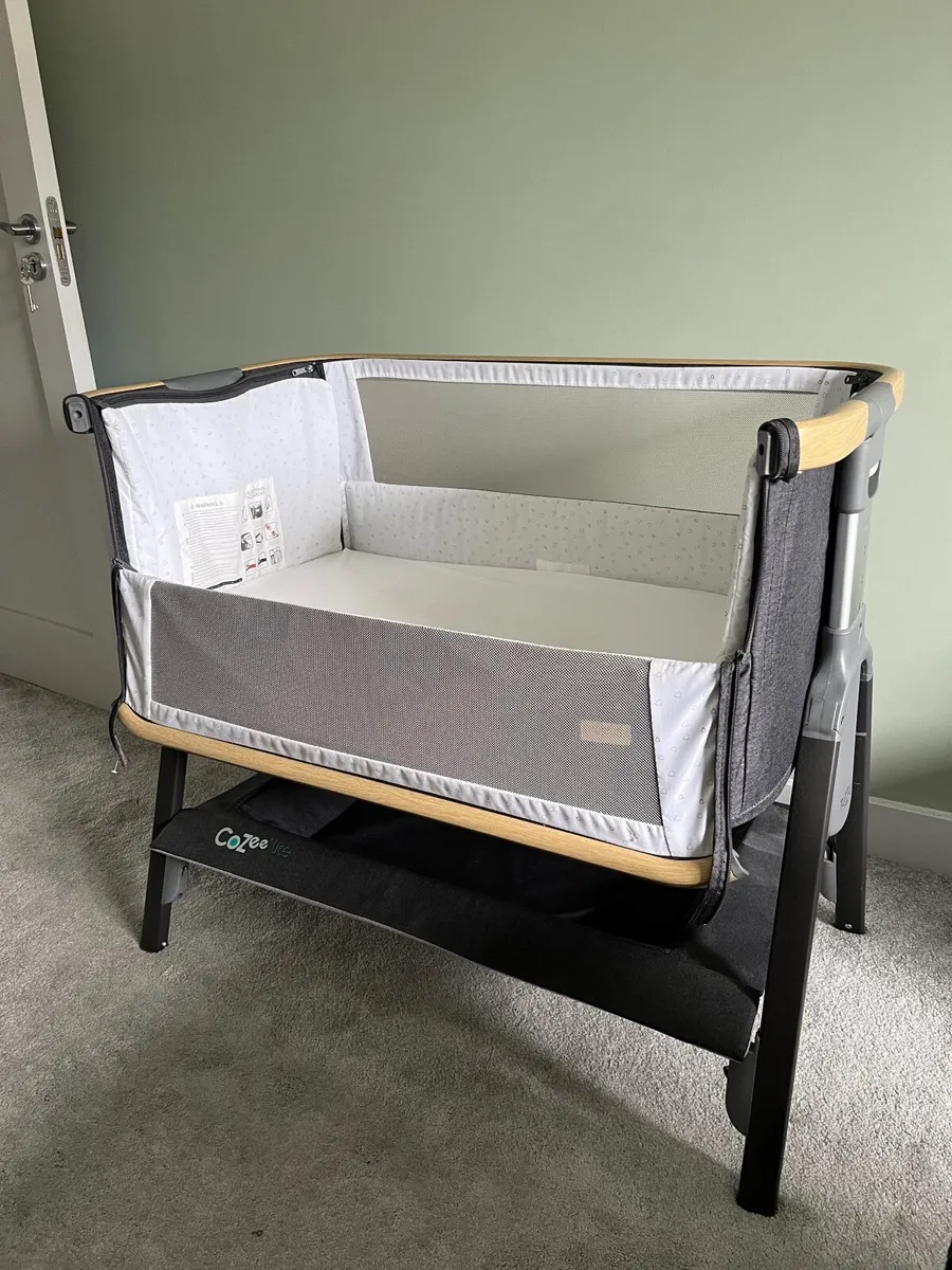 Cozee Lite bedside crib - Image 3