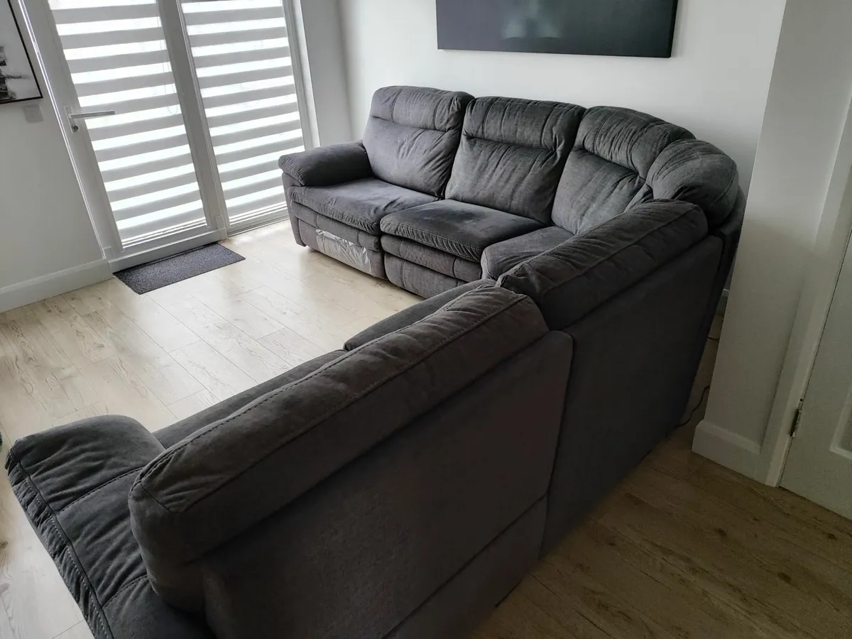 Couch - Image 3