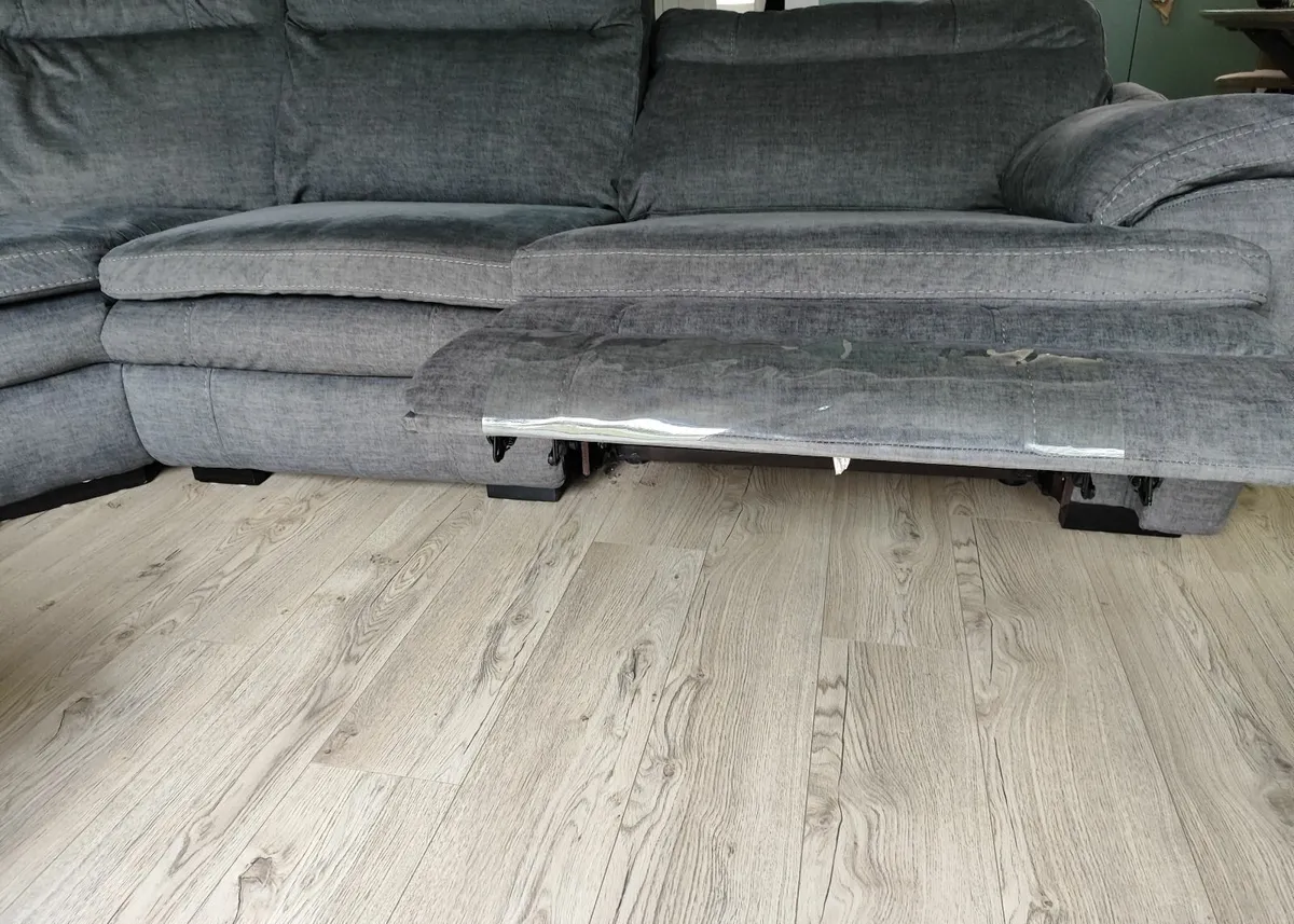 Couch - Image 4