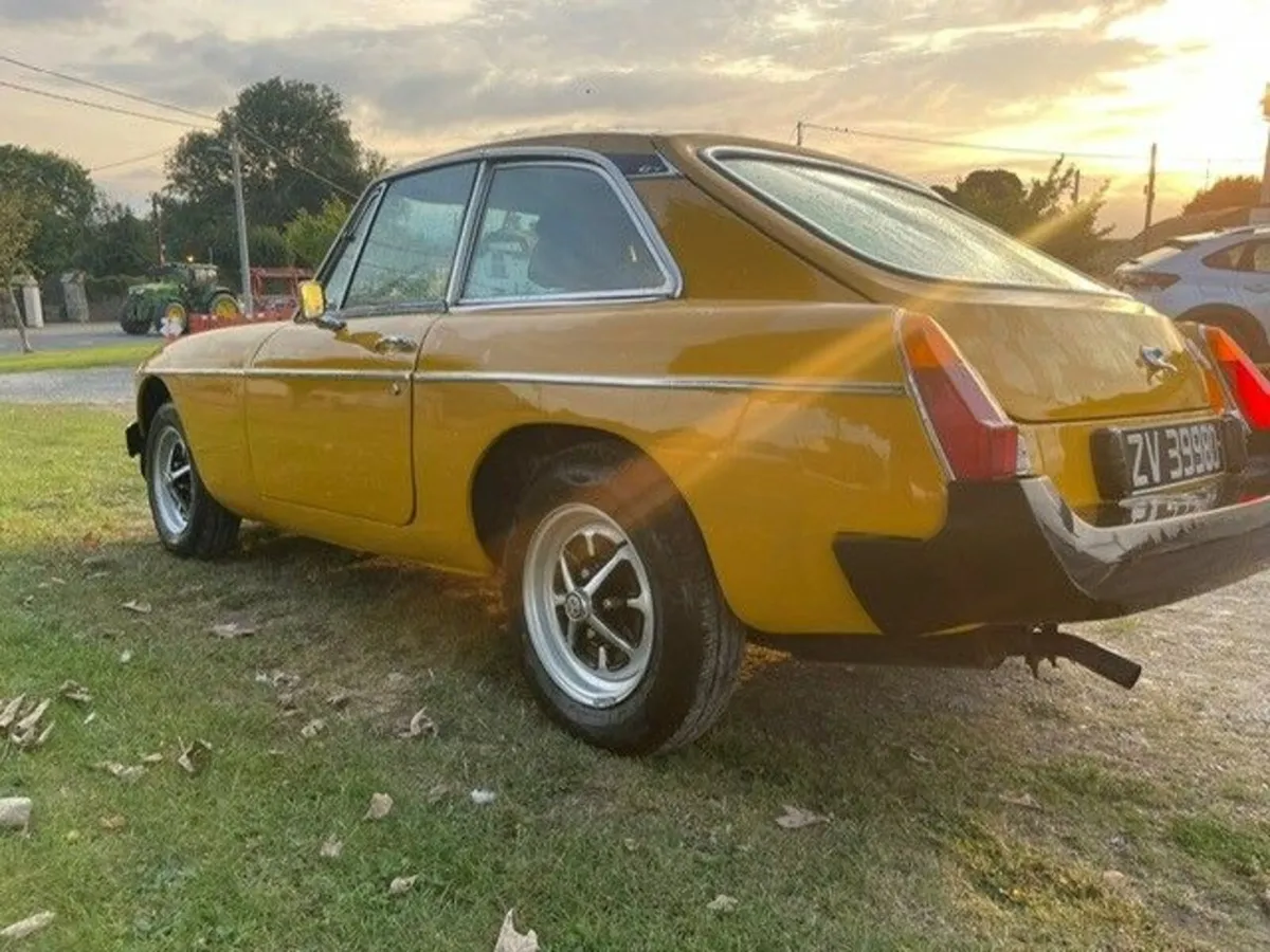 MGB GT - Image 2