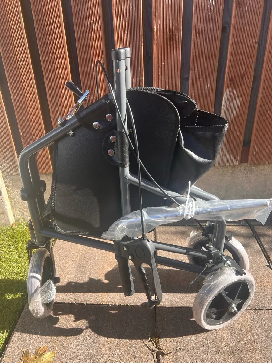 Three wheeled walker - Image 4