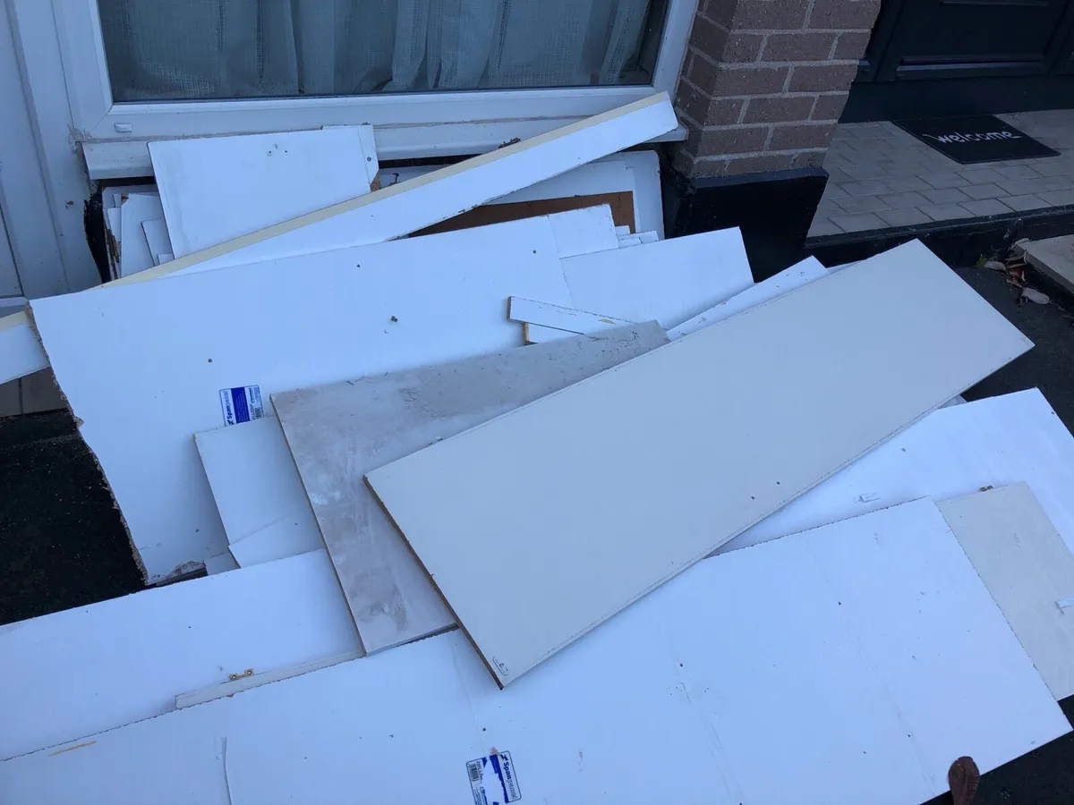 FREE wardrobe melamine / wood - Image 2