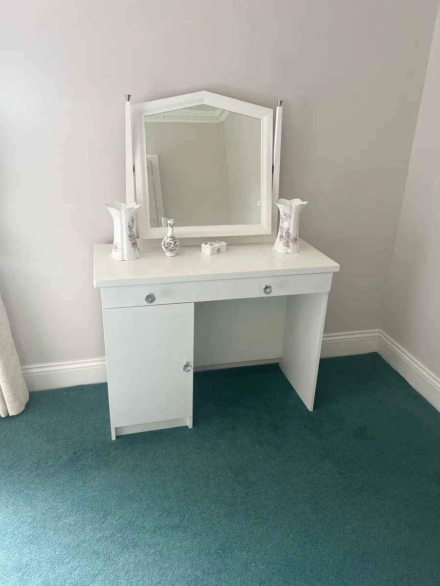 Wardrobes and dressing table - Image 3