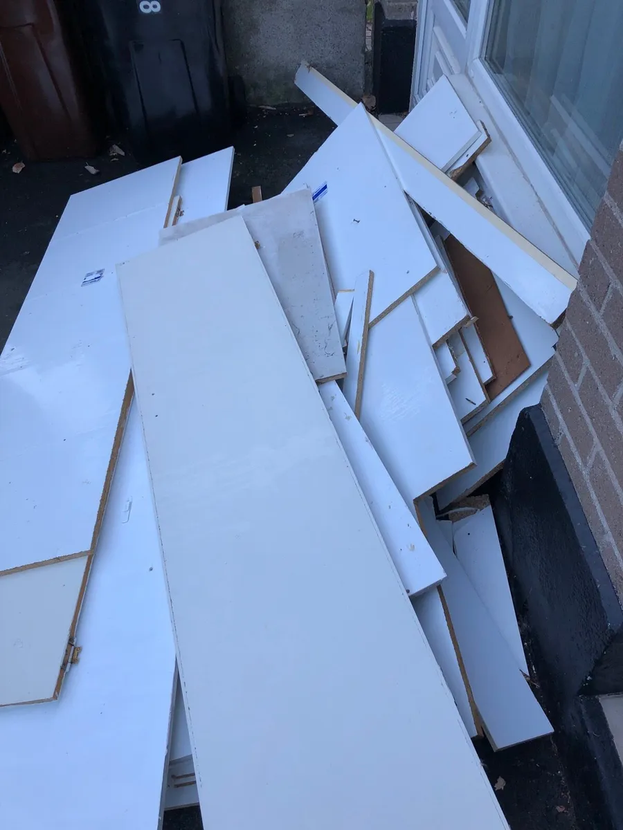 FREE wardrobe melamine / wood - Image 1
