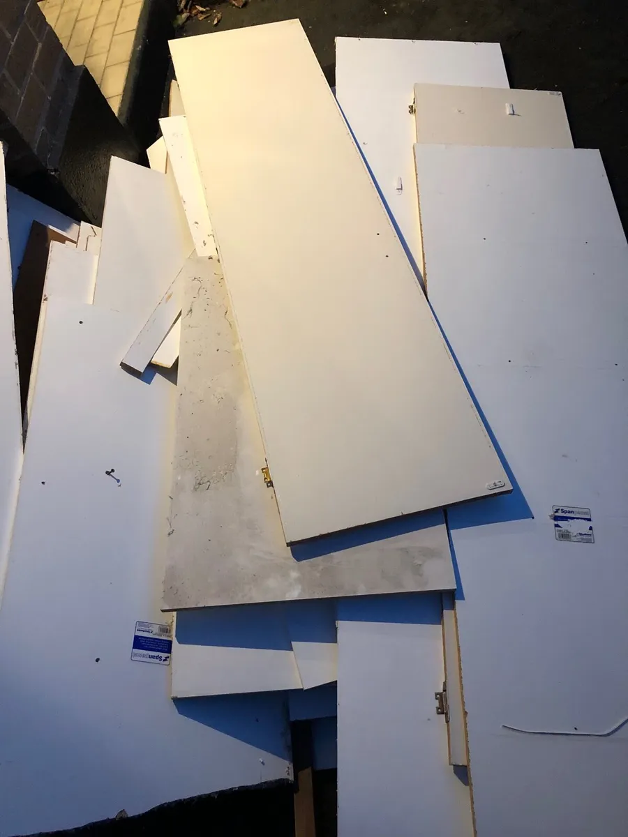 FREE wardrobe melamine / wood - Image 4