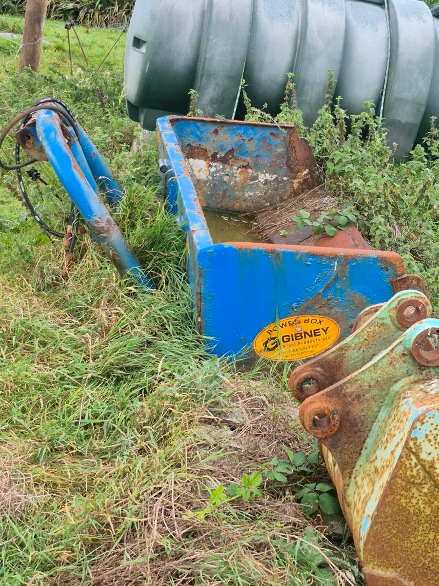 6ft GIBNEY POWER TRANSPORT BOX VG CONDITION 850ono