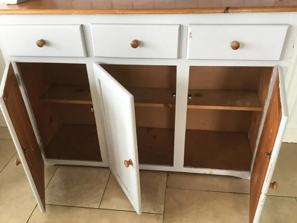 Dresser - Image 4