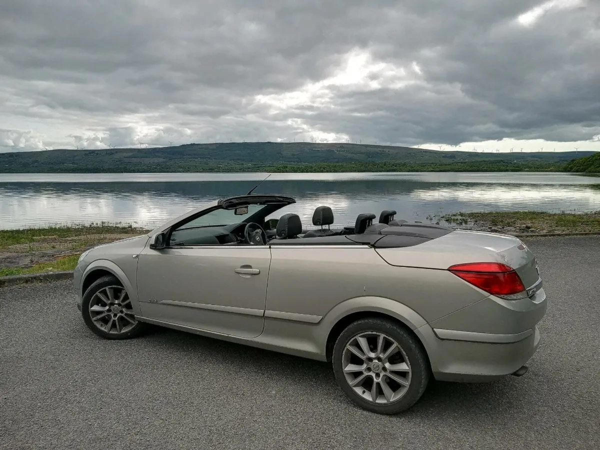 Opel 1.6 twintop new NCT and tax, convertible - Image 1