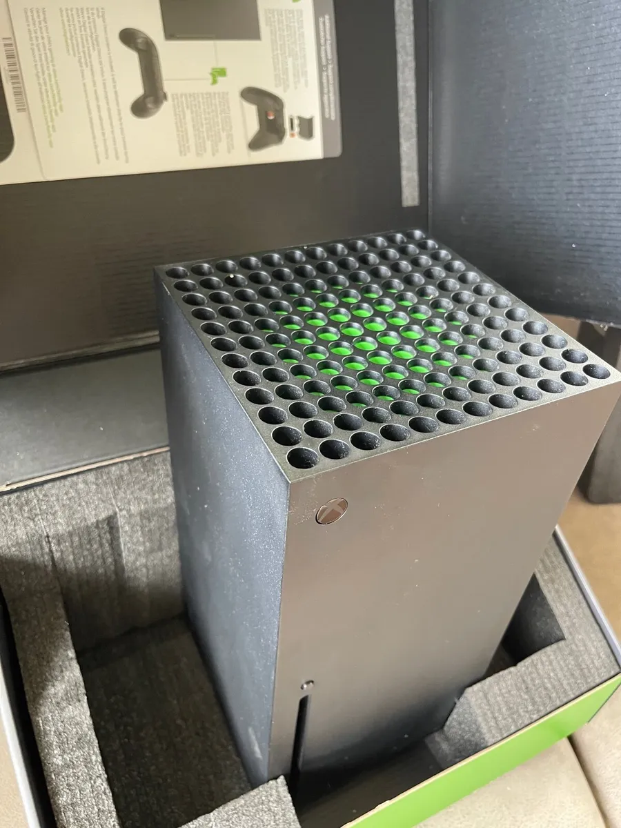 Xbox Series X 1TB – Excellent Condition, Boxed - Image 1
