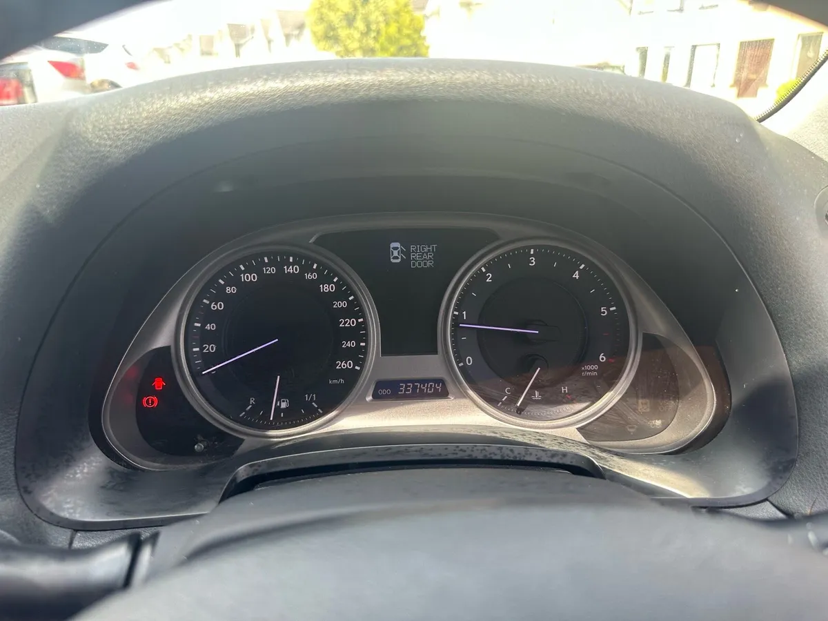 Car - Image 4