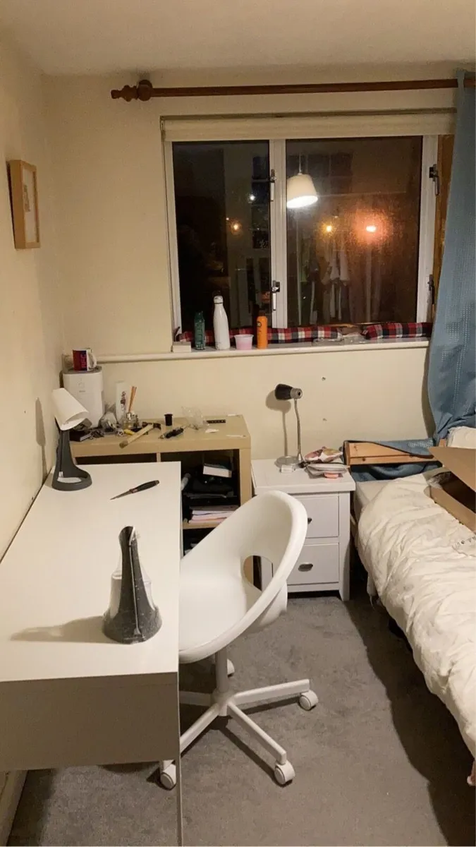 Desk - Image 1