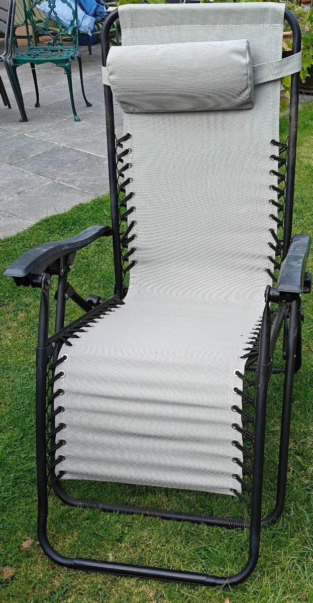 Reclinable Sun Loungers X 2