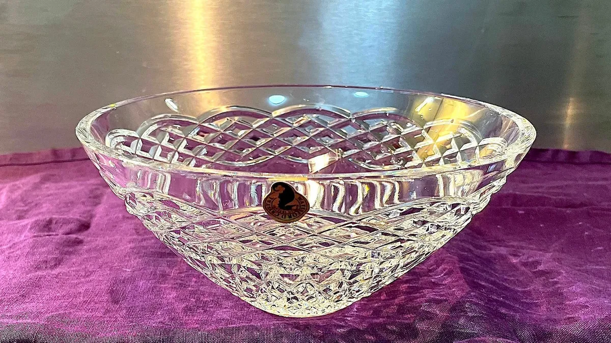 2 Waterford Bowls - Image 4