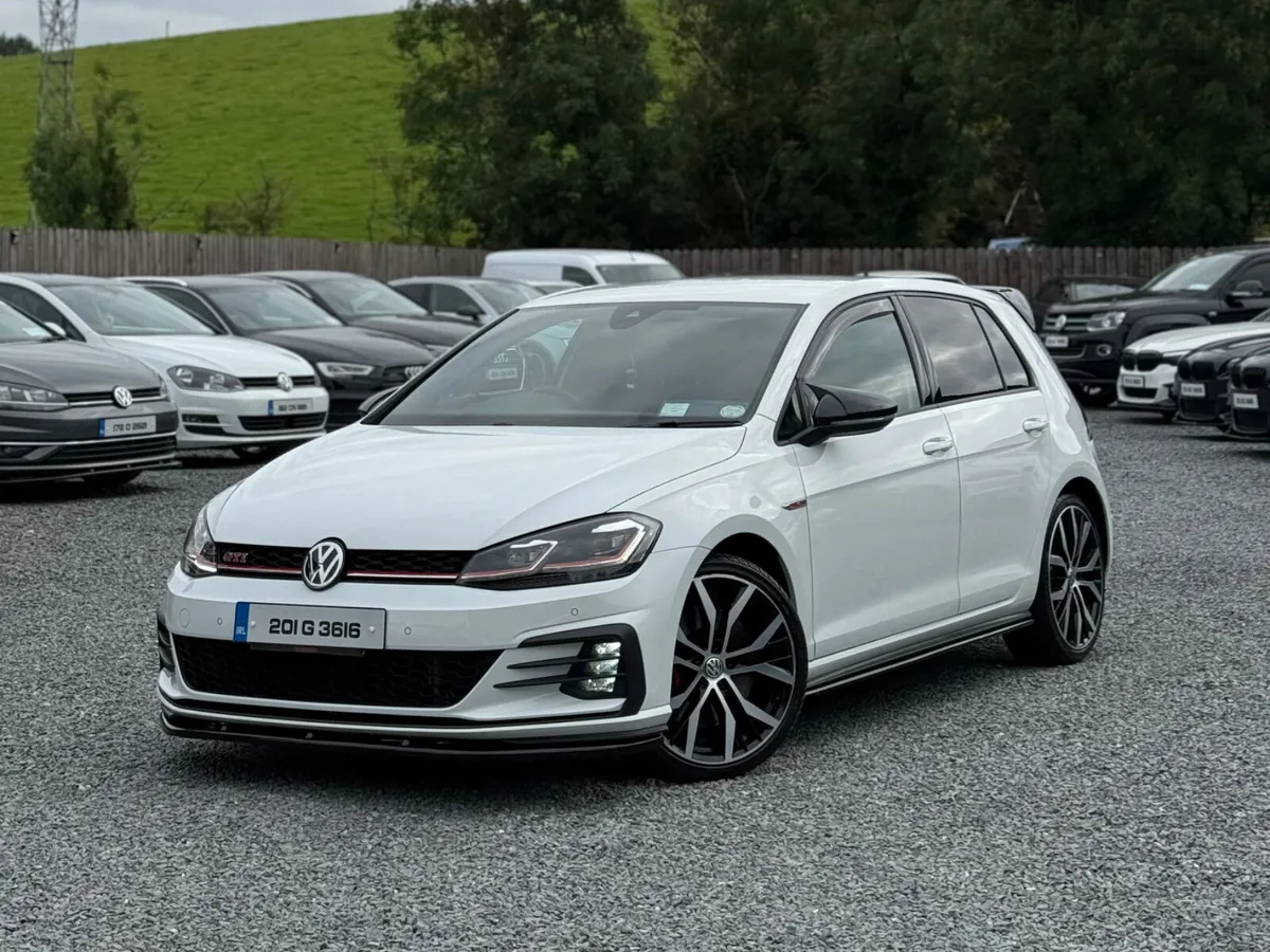 VOLKSWAGEN GOLF GTI PERFORMANCE - Image 1