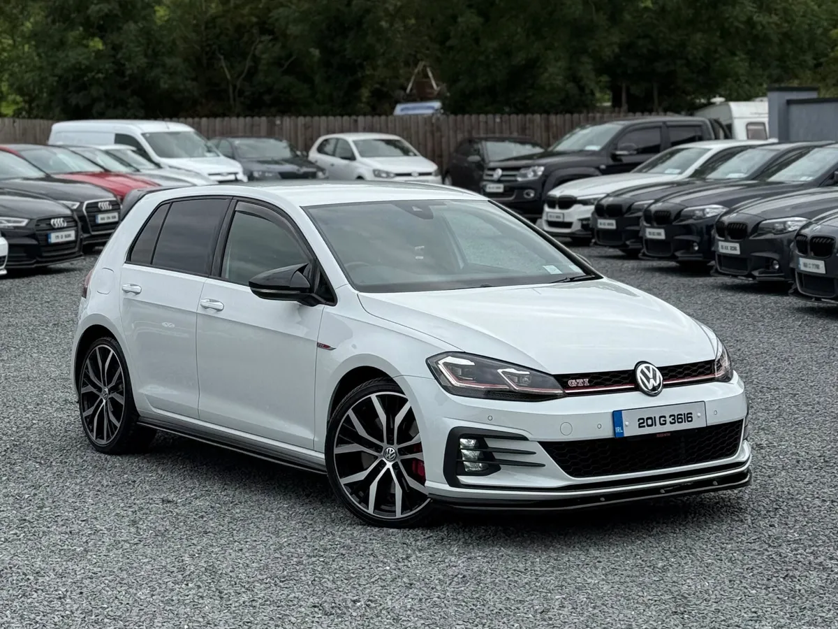 VOLKSWAGEN GOLF GTI PERFORMANCE - Image 3