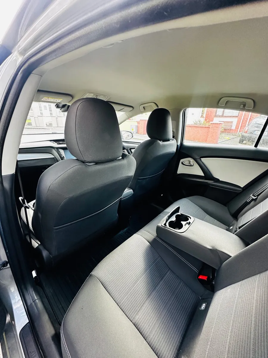 Toyota Avensis 1.6 Business edition - Image 4