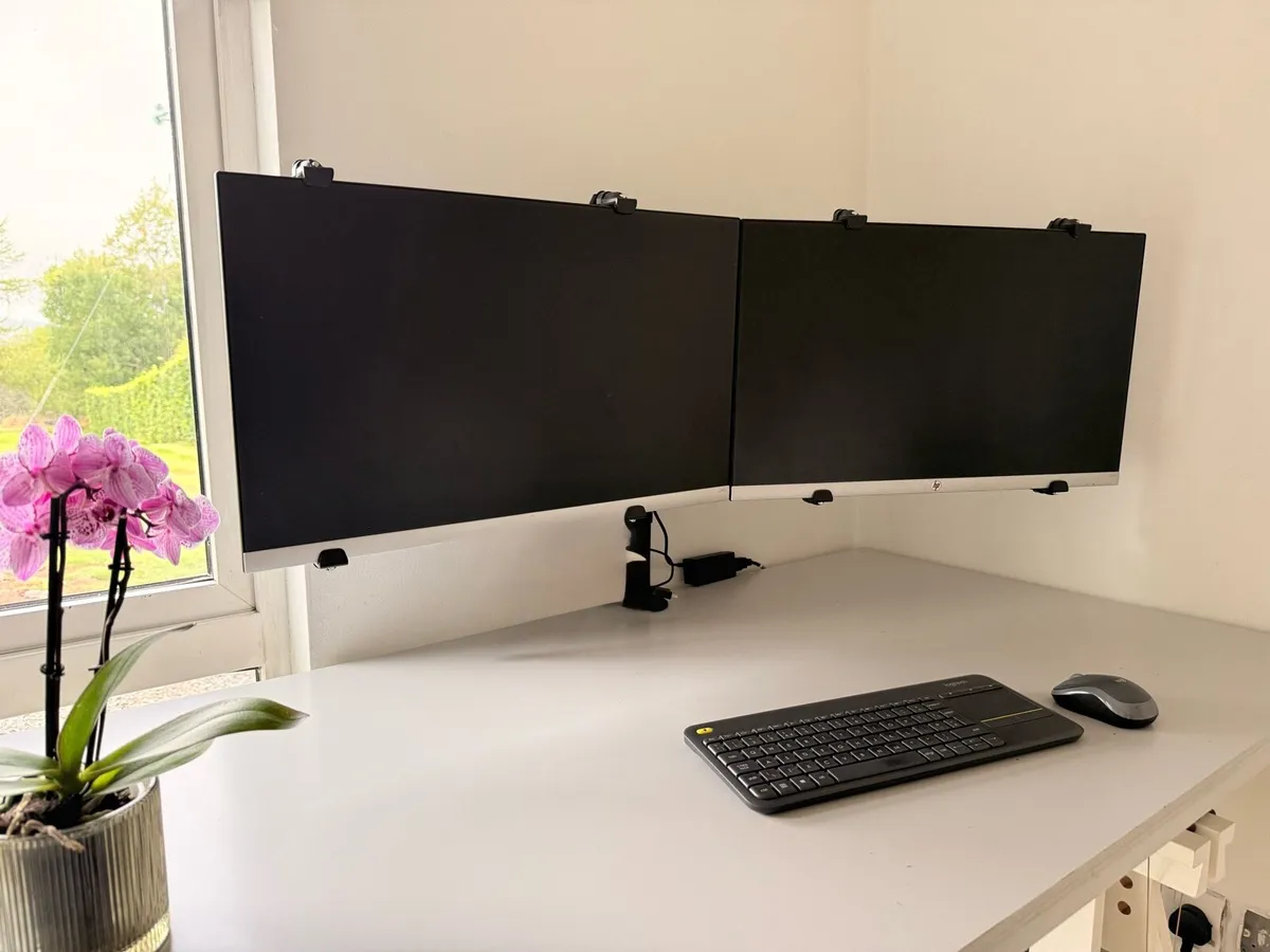 HP 21” Monitors / Screens & Height Adjustable Arms - Image 1