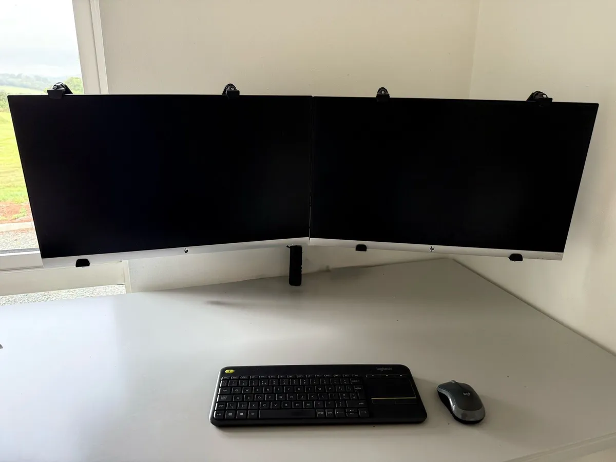 HP 21” Monitors / Screens & Height Adjustable Arms - Image 2