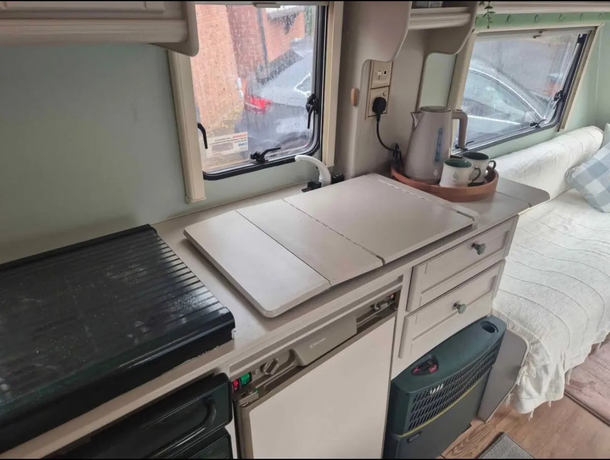 4 berth caravan - Image 2
