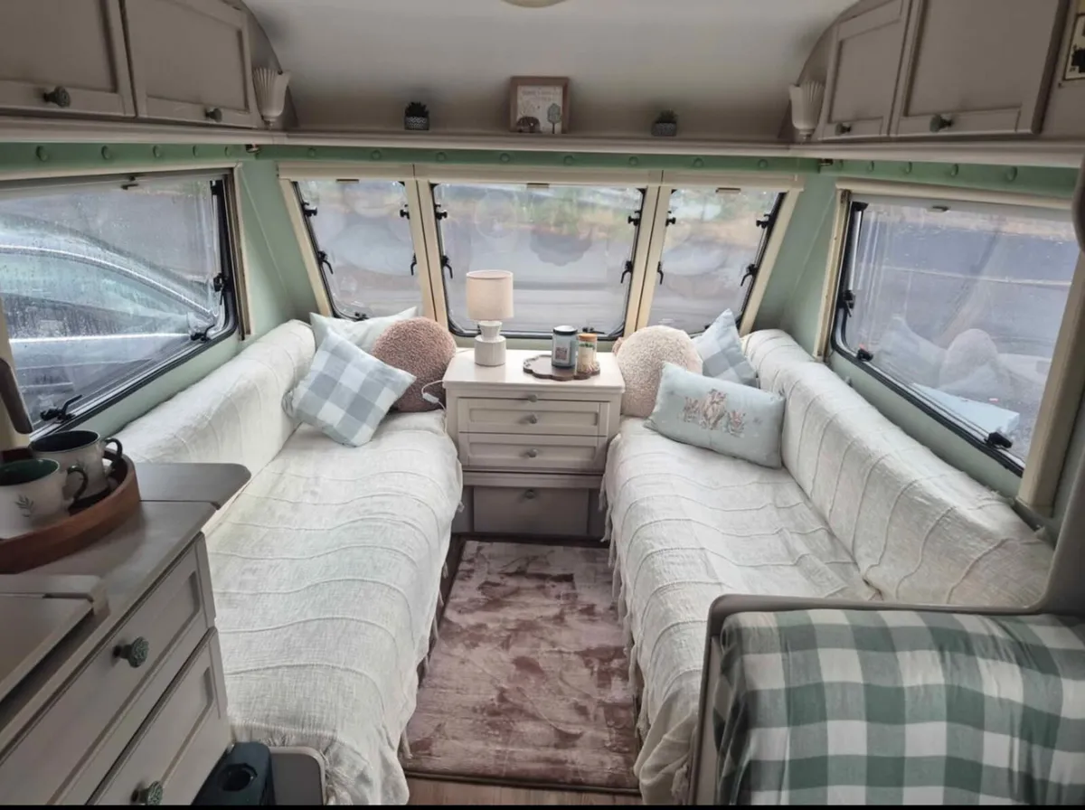 4 berth caravan - Image 3
