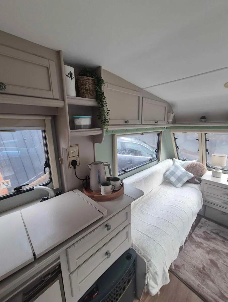 4 berth caravan - Image 4