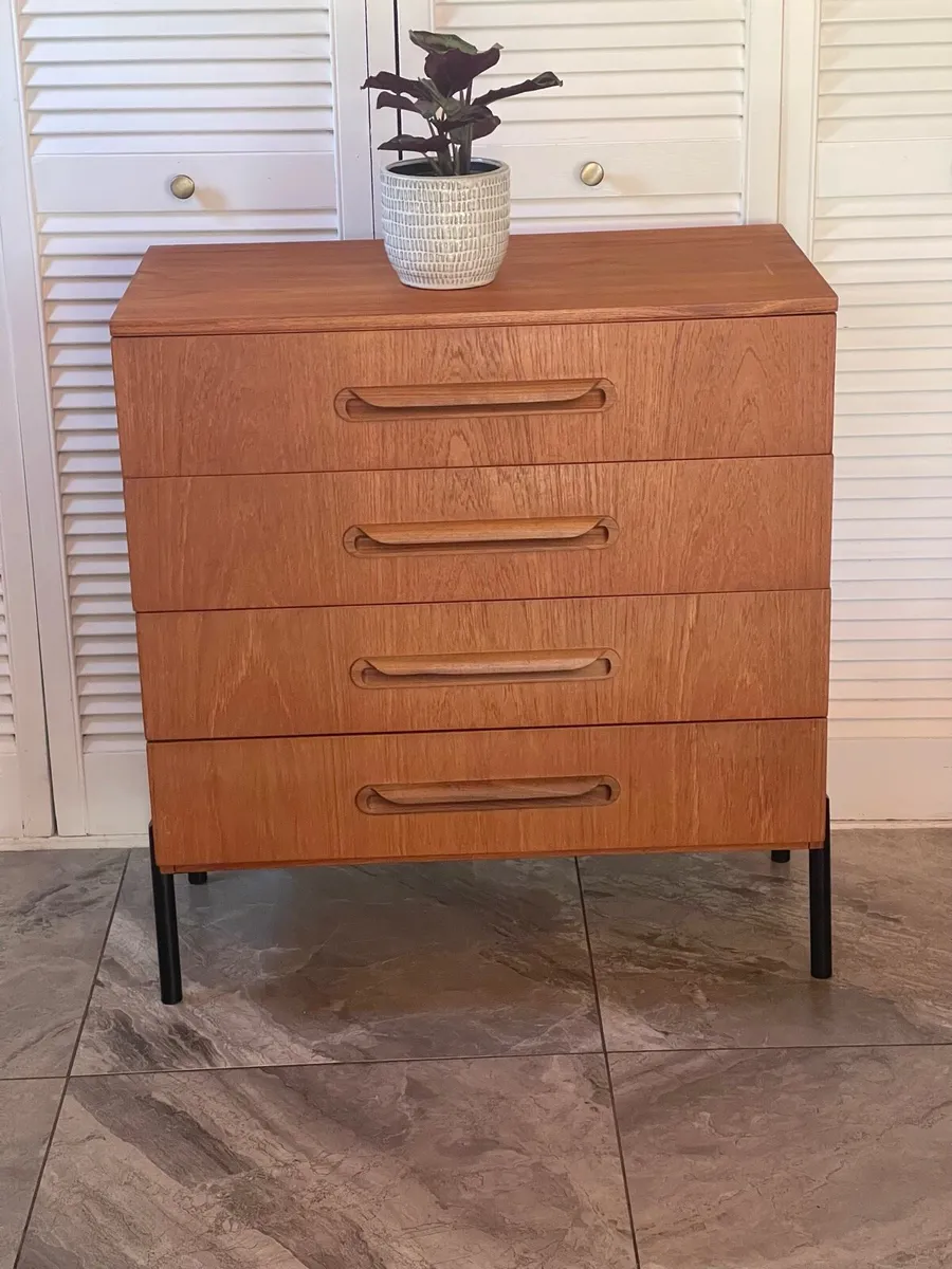Mid century drawer chest - Image 1