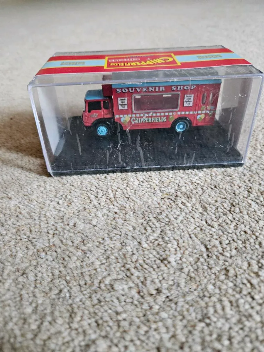 Corgi Oxford Chipperfields Circus Truck - Image 1