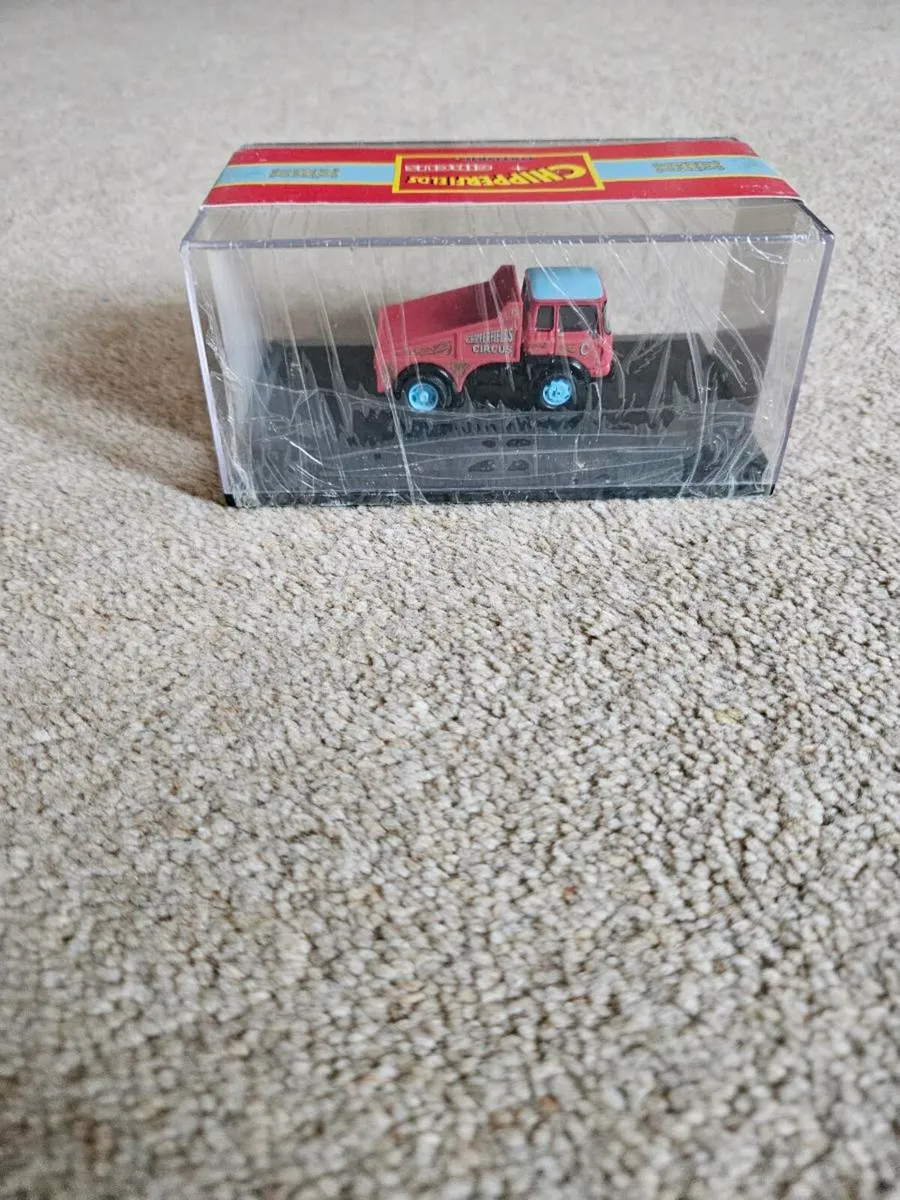 Corgi Oxford Chipperfields Circus Truck - Image 1