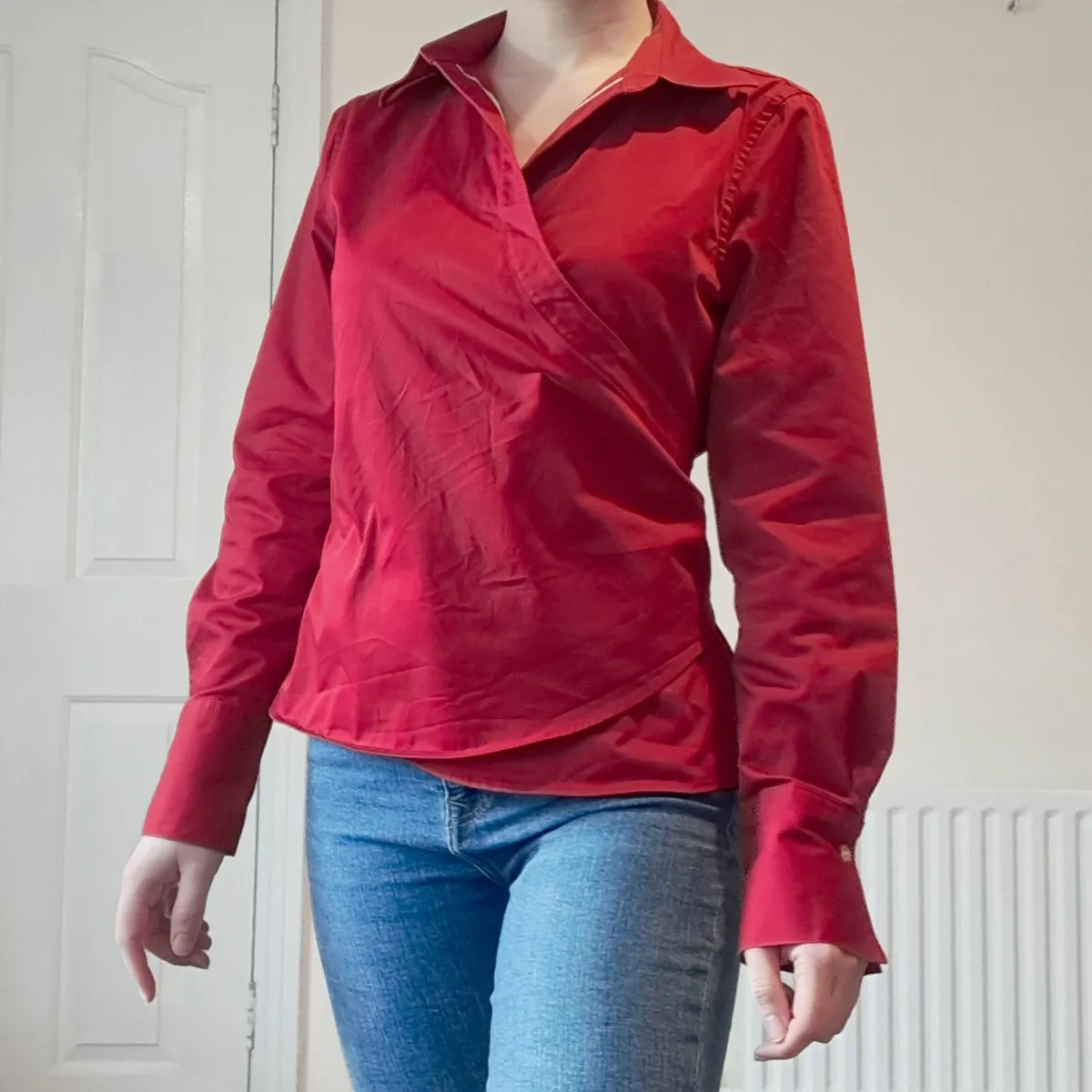 Gap Red Wrap Stretch Shirt Size M - Image 2