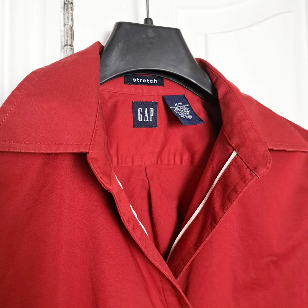 Gap Red Wrap Stretch Shirt Size M - Image 4