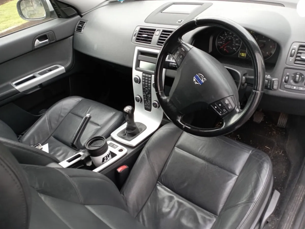 Volvo V50 2012 - Image 1