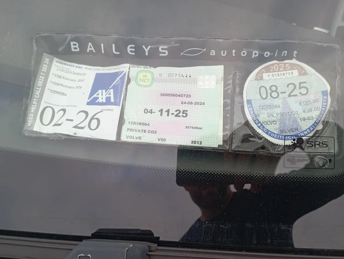Volvo V50 2012 - Image 2