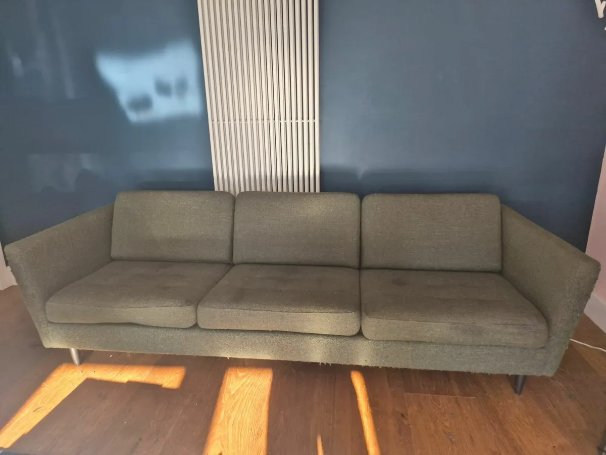 Modern 3 seater Sofa - Image 4