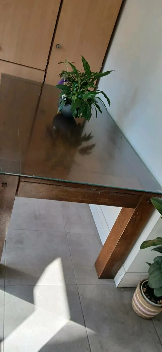 Dining table - Image 1