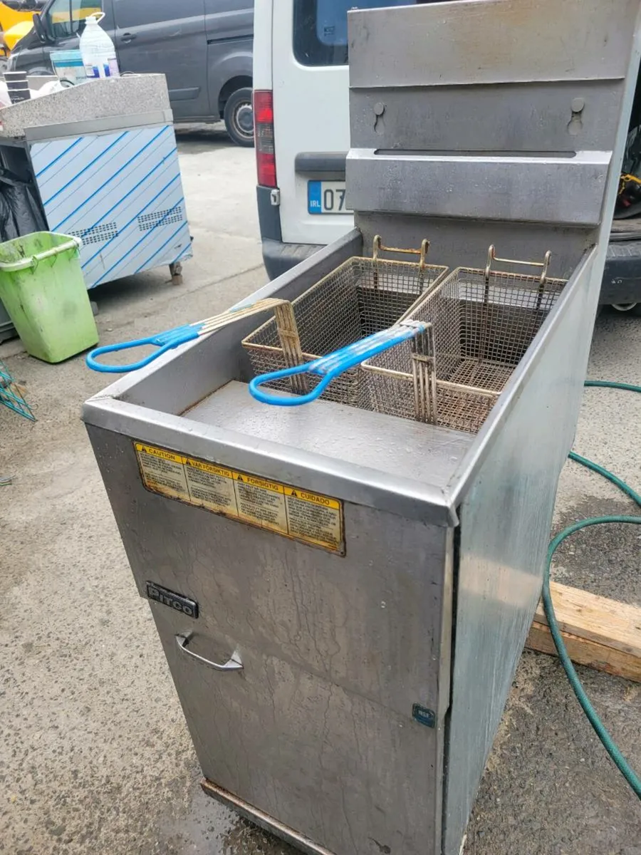 Fryer Natural Gas 3 Burner PITCO - Image 1