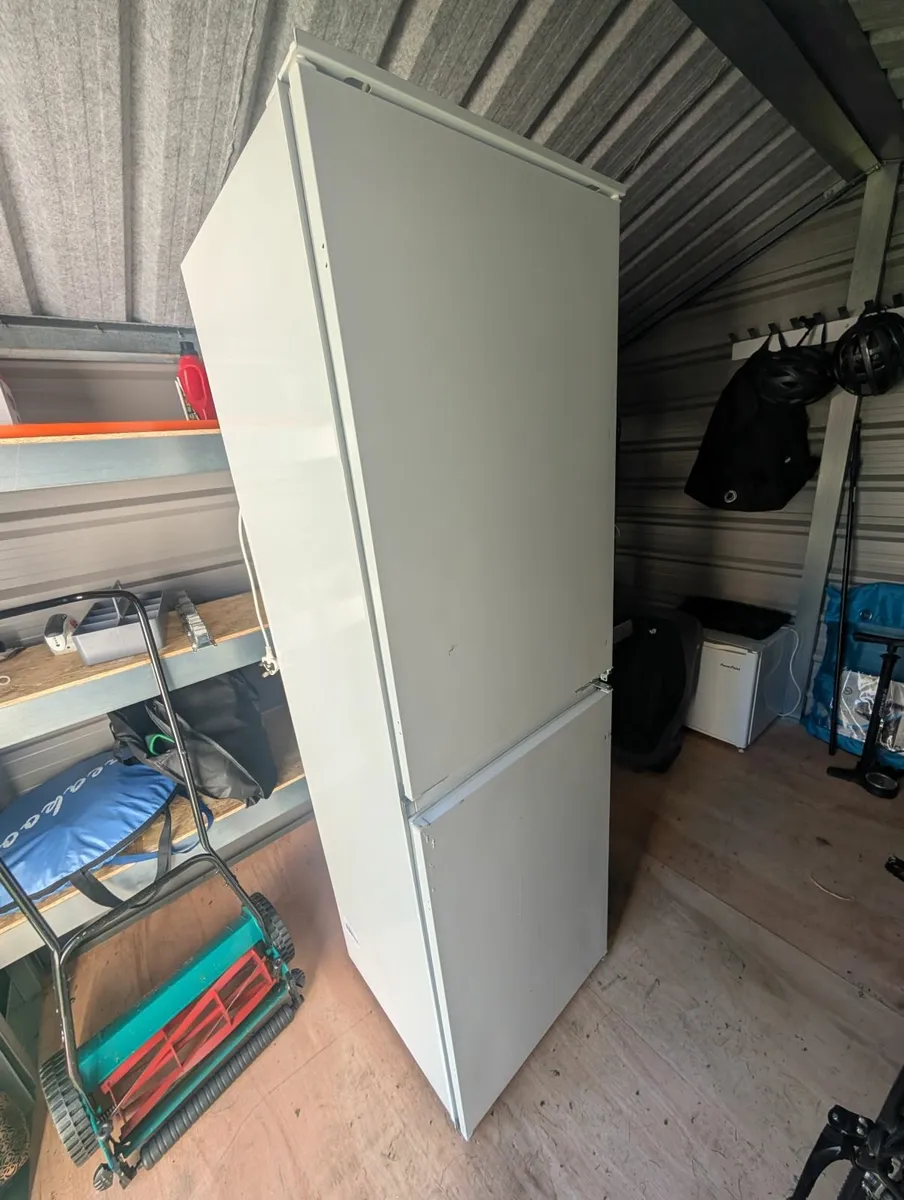 Integrated fridge freezer Electrolux - Image 1
