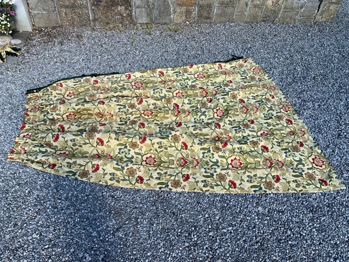 Curtains - Image 1