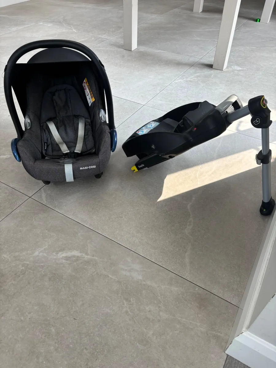 Car Seat - Image 1